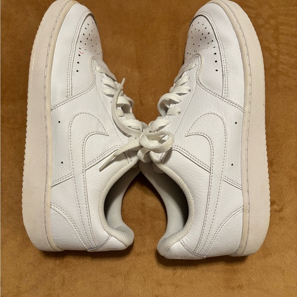 Women’s Nike White Athletic Shoes - Picture 4 of 9